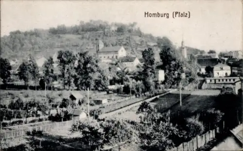 Ak Homburg in der Pfalz Saarland,  Landschaft mit Bäumen, Häusern, Kirche, Garten