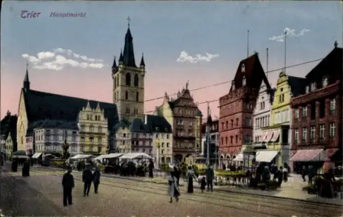 Ak Trier an der Mosel, Hauptmarkt,  Gebäude, Marktstände, Menschen, Straßenbahnschienen