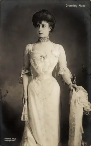 Ak Königin Maud von Norwegen, Portrait, Wespentaille, Fächer