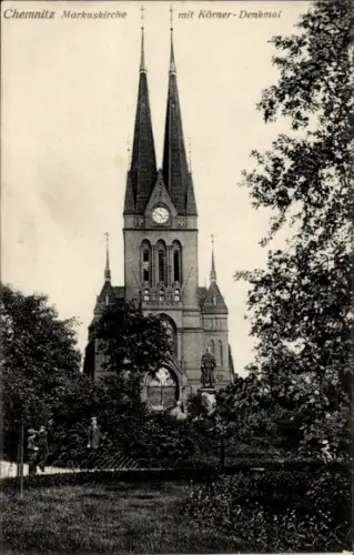 Ak Chemnitz in Sachsen, Markuskirche, Körner-Denkmal, 2 Türme, Parklandschaft, Personen