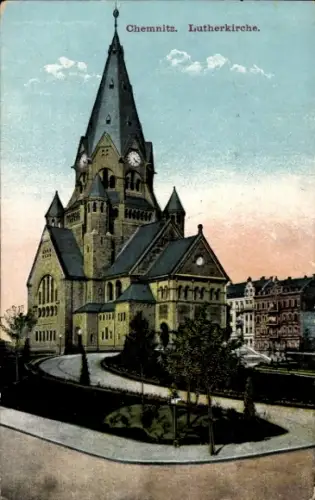 Ak Chemnitz in Sachsen, Lutherkirche, detailreiche Architektur, grüne Umgebung