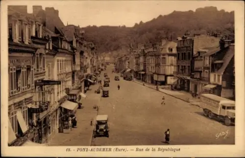 CPA Pont Audemer Eure, Rue de la République