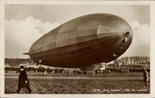 Ak L Z 127 Graf Zeppelin, Nach der Landung