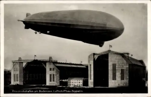 Ak Friedrichshafen am Bodensee, Luftschiffbau Zeppelin, Hangar, LZ 127 Graf Zeppelin