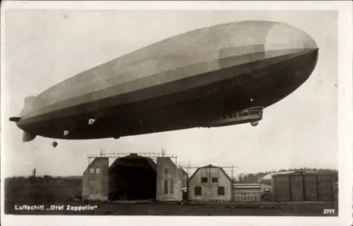 Ak Friedrichshafen, Luftschiff LZ 127 Graf Zeppelin über der Luftschiffhalle