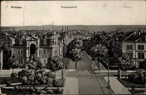 Ak Weimar in Thüringen, Totalansicht von  Hotel Kaiser, Straßenansicht, Tram
