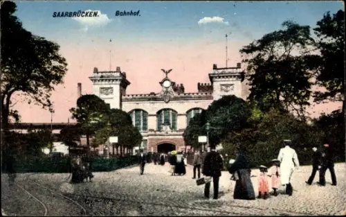 Ak Saarbrücken im Saarland, Bahnhof