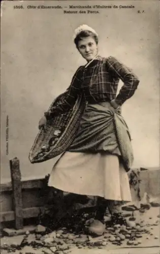 CPA Cote d'Emeraude, Marchande d'Huitres de Cancale