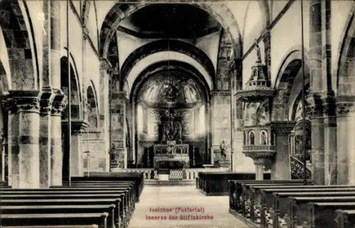 Ak Innichen San Candido Südtirol,  Inneres der Stiftskirche, Kirchenbänke, Altar
