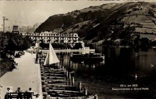 Ak Zell am See in Salzburg,  Seepromenade, Grand Hotel, Boote, Berge