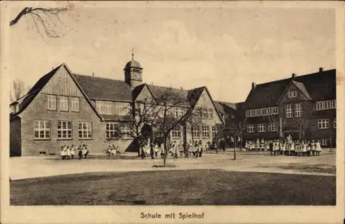 Ak Altencelle Celle in Niedersachsen, Schule mit Spielhof