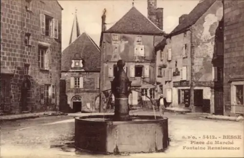 Ak Besse et Saint Anastaise Puy de Dôme, Springbrunnen, Renaissance, Platz du Marché, alte Gebäud