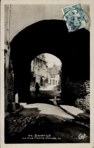 Ak Saint Lô Manche, La Rue Porte Dollee