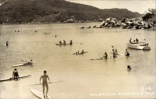 Ak Acapulco de Juárez Guerrero Mexiko, Strand, Surfer, Boote, ruhiges Wasser, Caletilla