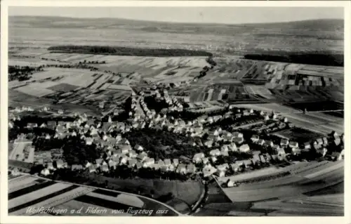 Ak Wolfschlugen in Württemberg, Luftaufnahme von  ländliche Umgebung, Häuser, Felder