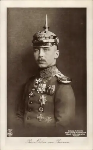 Ak Prinz Oskar von Preußen, Portrait in Uniform, Pickelhaube
