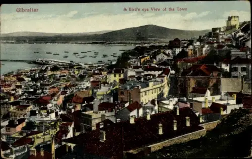 Ak Gibraltar,  Vogelperspektive der Stadt, Hafen mit Booten, Häuser