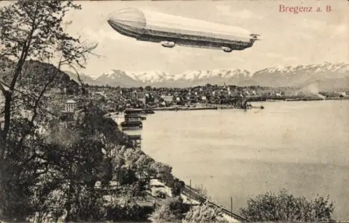 Ak Bregenz am Bodensee Vorarlberg, Gesamtansicht, Zeppelin
