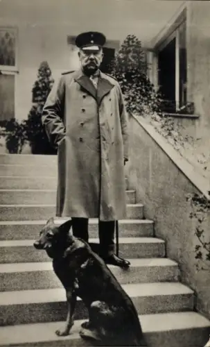 Ak Reichspräsident Paul von Hindenburg, Portrait, Schäferhund