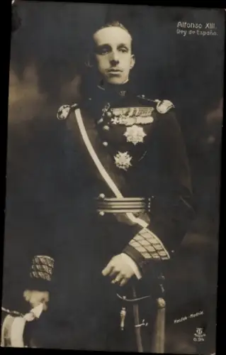 Ak König Alfons XIII. von Spanien, Portrait in Uniform