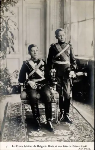 Ak Thronfolger Prinz Ferdinand und Prinz Kyrill von Bulgarien, Portrait in Uniformen