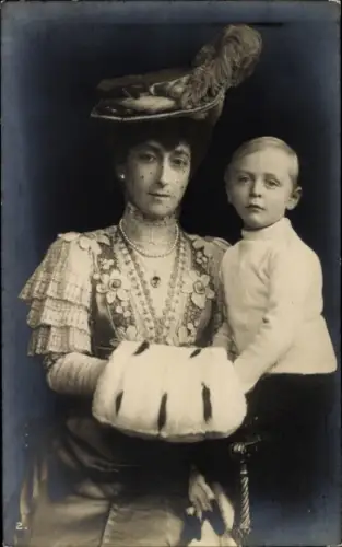 Ak Königin Maud von Norwegen, Prinz Olav, Portrait