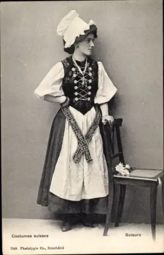 Ak Solothurn Stadt Schweiz, Eine junge Frau in Schweizer Tracht