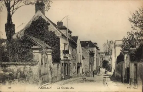 Ak Parmain Val-d’Oise, Strasse La Grande-Rue, Häuser, Bäume, Menschen