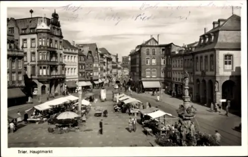 Ak Trier an der Mosel,  Hauptmarkt, Marktstände, Menschen, Gebäude