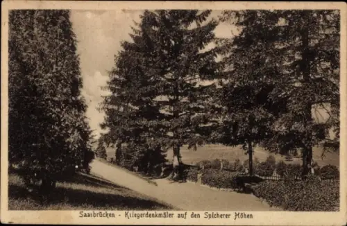 Ak Saarbrücken im Saarland,  Kriegerdenkmäler, Spicherer Höhen, Bäume, Weg