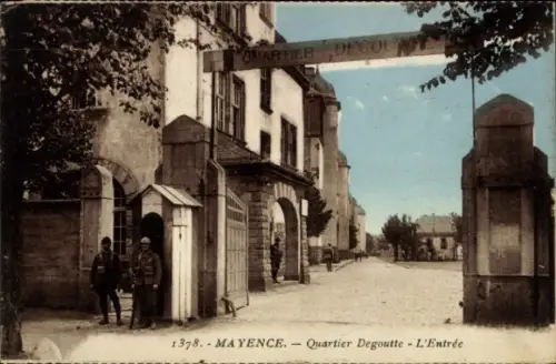 Ak Mainz am Rhein, Mayence, Quartier Degoutte,  Eingang, Soldaten