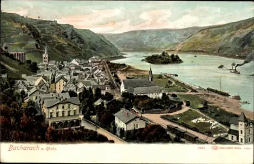 Ak Bacharach am Rhein, Bacharach am Rhein, Flusslandschaft, Häuser, Berge, Schiffe