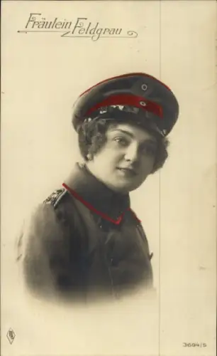 Ak Fräulein Feldgrau, Frau in Uniform
