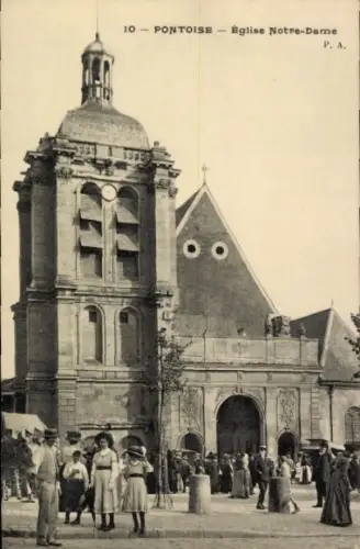 Ak Pontoise Val d'Oise, Kirche Notre-Dame, Menschenmenge,  Architektur,