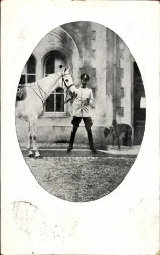 Foto Ak Kronprinz Wilhelm von Preußen in Uniform, Pferd, Hund