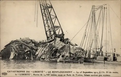 CPA Catastrophe du Cuirassé Liberte, le Renflouement, 25 Septembre 1911