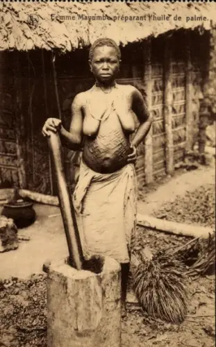 Ak Afrika, Femme Mayumbe préparant huile de palme, Afrilkanerin stellt Palmöl her, Barbusig