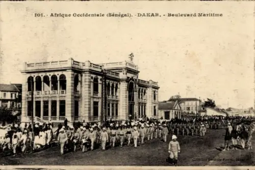 Ak Dakar Senegal, Boulevard Maritime in  Menschenmenge,  Architektur