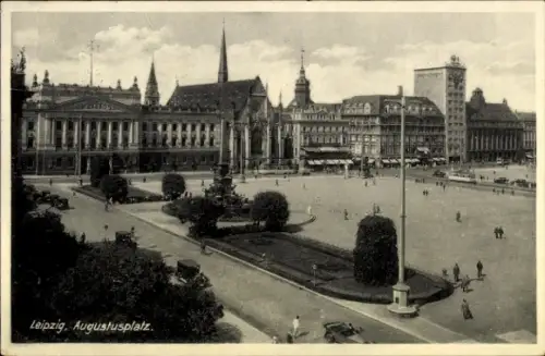 Ak Leipzig,  Augustusplatz,  Gebäude, Menschen auf dem Platz