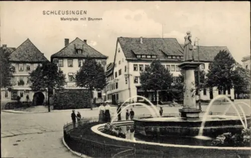 Ak Schleusingen in Thüringen, Marktplatz, Brunnen