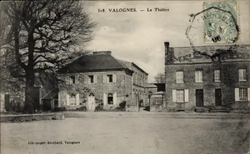 Ak Valognes Manche, Theatergebäude, Straßenansicht, Bäume,  Architektur