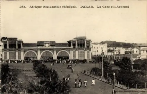 Ak Dakar Senegal, Bahnhof in  Senegal, Menschenmenge,  