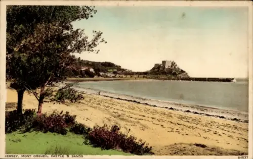 Ak Gorey Kanalinsel Jersey, Mont Orgueil Castle, Strand, Mont Orgueil Castle,  Bäume, Sand