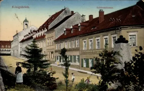 Ak Königsbrück in der Oberlausitz,  Schlossstraße, Häuser, Menschen, Bäume