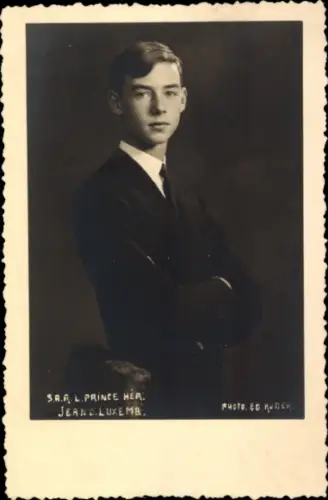 Foto Ak Prinz von Luxemburg im Anzug