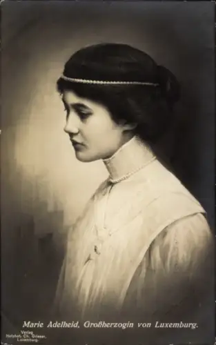 Ak Großherzogin Marie Adelheid von Luxemburg, Portrait, Perlenketten