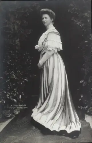 Ak Herzogin Victoria Adelheid von Sachsen Coburg Gotha, Standportrait