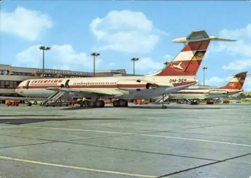 Ak Schönefeld bei Berlin, Flughafen, Passagierflugzeuge Interflug DM-SEK