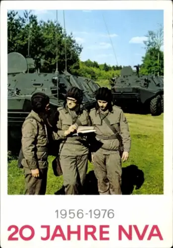 Ak 20 Jahre NVA 1956-1976, Nationale Volksarmee der DDR, Panzer, Soldaten in Uniform