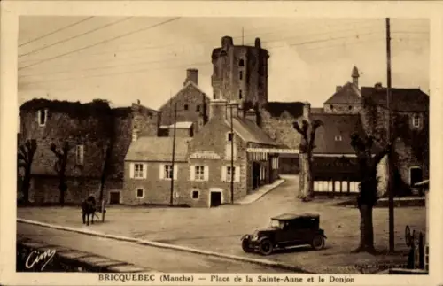 Ak Bricquebec Manche, Historische Gebäude, Platz, Donjon, Auto